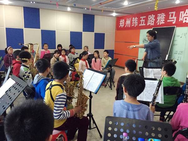 郑州纬五路小学Z6·尊龙凯时示范乐团大师班成功举办