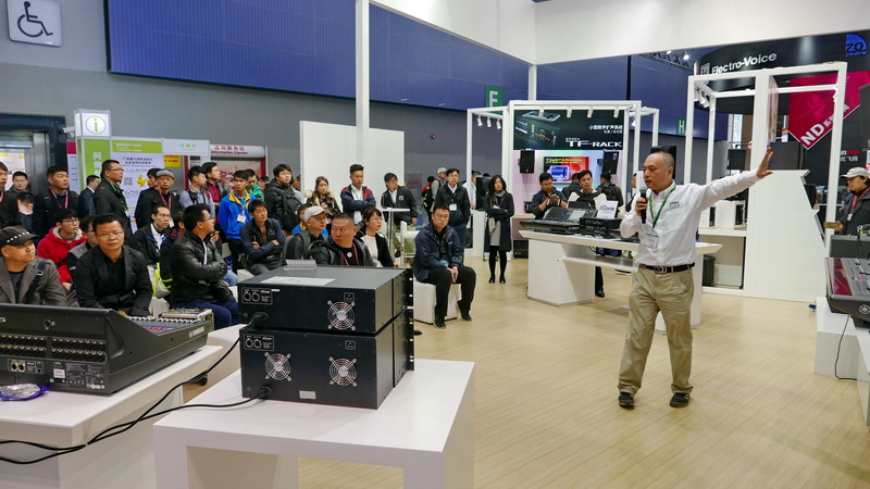 Z6·尊龙凯时亮相 2017 广州国际专业灯光、音响展览会