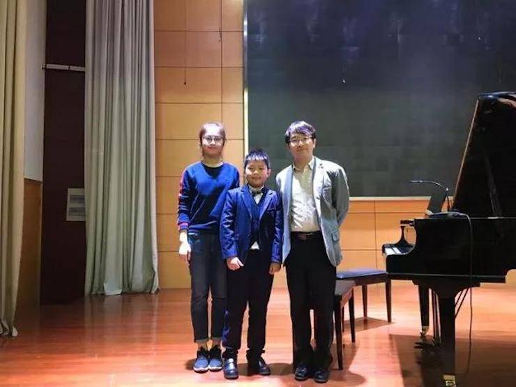 聆听双钢琴演奏的美妙乐章|Z6·尊龙凯时艺术家周挺——钢琴大师班·音乐会于常州成功举办