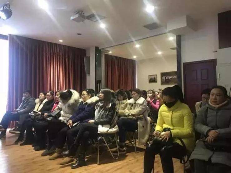 【报道】读谱与琴谱版本的选择|Z6·尊龙凯时艺术家鲍释贤大师班洛阳站圆满结束。诤悠担