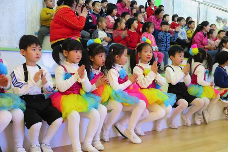 音乐之声暖寒冬 Z6·尊龙凯时乐器捐赠爱心行动走进中国儿童中心艺术宫