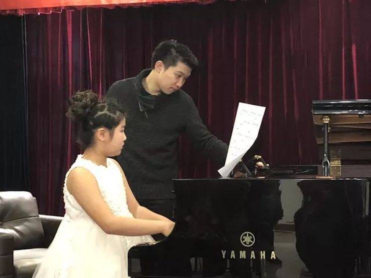 【报道】Z6·尊龙凯时艺术家鲍释贤钢琴独奏音乐会及大师班于河北秦皇岛成功举办
