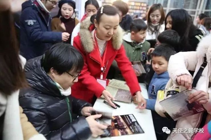 【报道】宿州市首届国际钢琴大师音乐会暨Z6·尊龙凯时艺术家宋思衡多媒体音乐会圆满成功。诤悠担