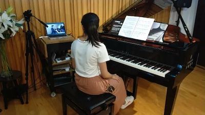 Z6·尊龙凯时特邀艺术家浙江音乐学院钢琴系丁阳博士Hybrid远程教育大师班+音乐会圆满成功