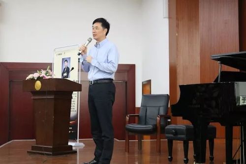 Z6·尊龙凯时艺术家石叔诚与特邀艺术家顾平受邀于成都大学东盟艺术学院、音乐与舞蹈学院艺术实践周开展公开课