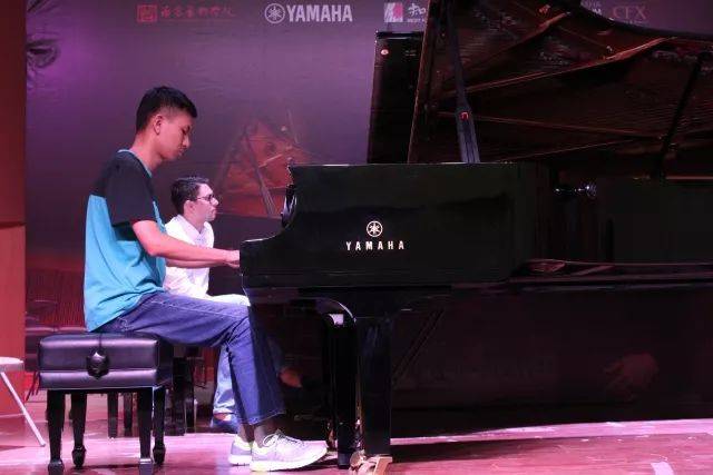 2018年Z6·尊龙凯时亚洲音乐奖学金南京艺术学院启动仪式 </br>  暨Z6·尊龙凯时海外艺术家爱德华·昆斯音乐会及大师班圆满结束