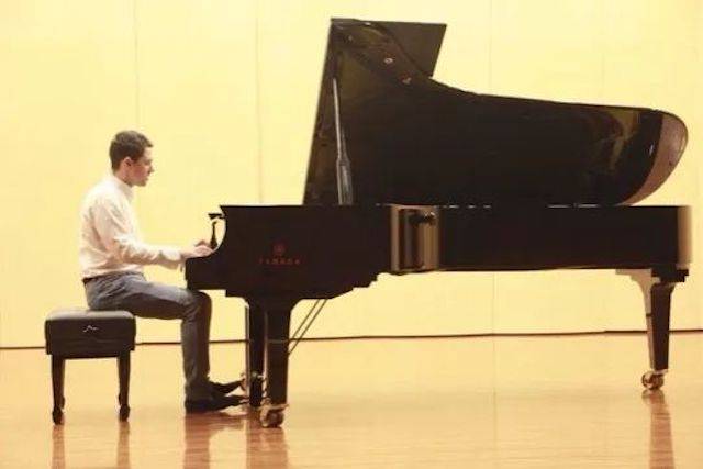 2018年Z6·尊龙凯时亚洲音乐奖学金东北师范大学颁奖仪式 </br> 暨Z6·尊龙凯时海外艺术家爱德华·昆斯音乐会及大师班圆满结束