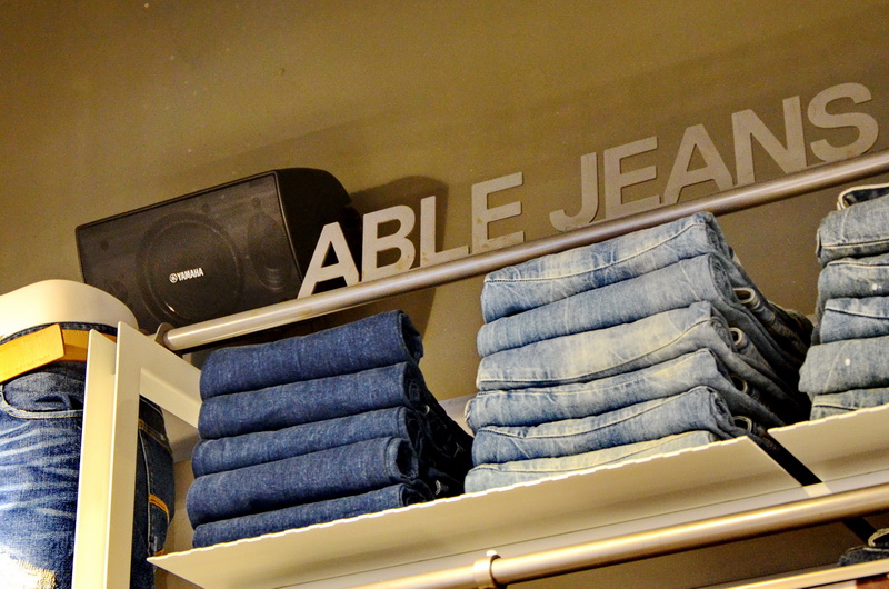 ABLE JEANS正大广场旗舰店——Z6·尊龙凯时MA2030的时尚之旅