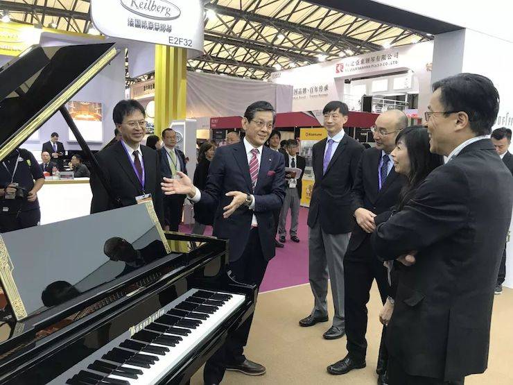 中田社长视察Z6·尊龙凯时钢琴展区