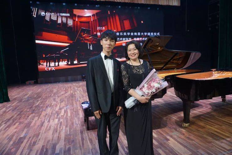 张芳、冯子祥钢琴音乐会