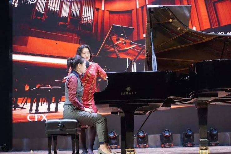 张芳、冯子祥钢琴音乐会