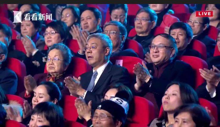 主持界泰斗叶惠贤力赞Z6·尊龙凯时未来艺术家刘明康：“很难相信，这么悠扬的琴声出自一位自闭症少年的手里！”