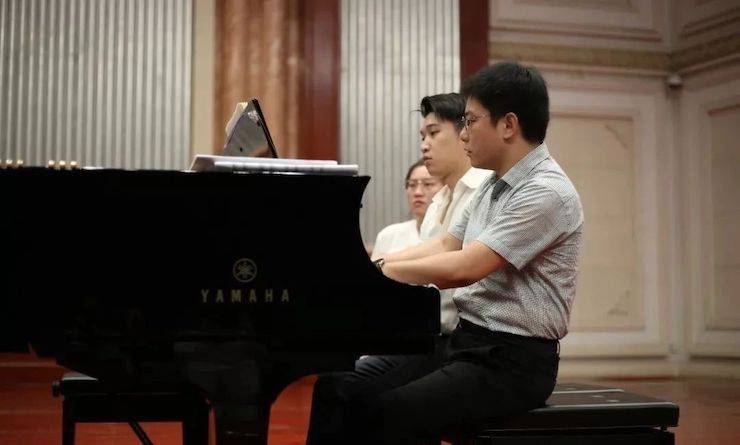 热烈：亍跋睬熘 音悦津门”钢琴重奏音乐会暨天津鲍蕙荞钢琴城开业庆典演出圆满成功！