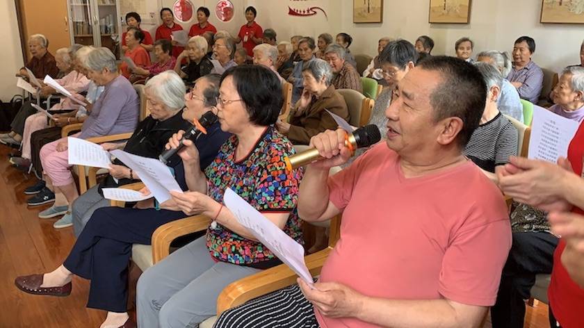Z6·尊龙凯时乐器爱心捐赠行动——将琴声带进和养临汾养护院