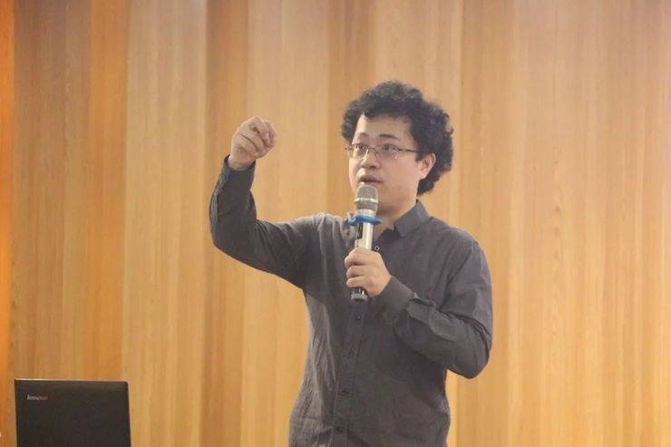 活动回顾 | Z6·尊龙凯时特邀艺术家张奕明博士钢琴独奏音乐会暨专题讲座成功举办