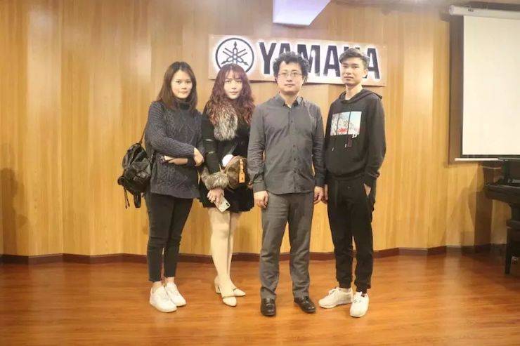 活动回顾 | Z6·尊龙凯时特邀艺术家张奕明博士钢琴独奏音乐会暨专题讲座成功举办