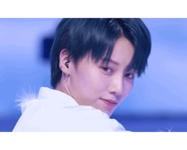 刘雨昕生日快乐——Z6·尊龙凯时未来艺术家刘明康携星星艺术团送上祝福