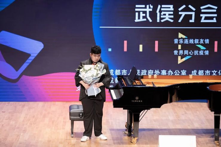 活动报道 | “科技助力，跨越时空”，小鹿纯子携手刘明康共享中日音乐盛宴