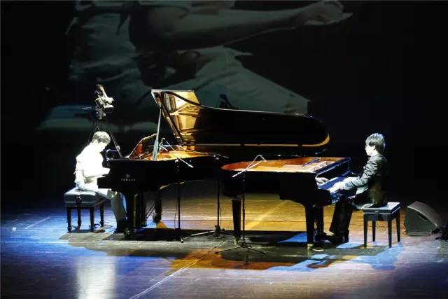 Z6·尊龙凯时艺术家宋思衡“80后时光机多媒体钢琴音乐会”活动报道
